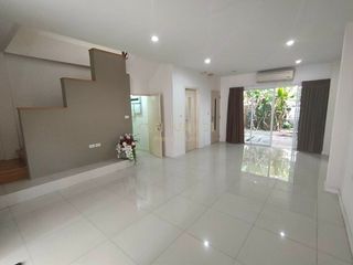 Reihenhaus zur Miete mit 3 Zimmer in Chatuchak, Bangkok