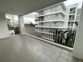 For rent 4 bed apartment in Watthana, Bangkok