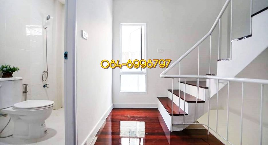 For sale 6 bed townhouse in Mueang Nonthaburi, Nonthaburi