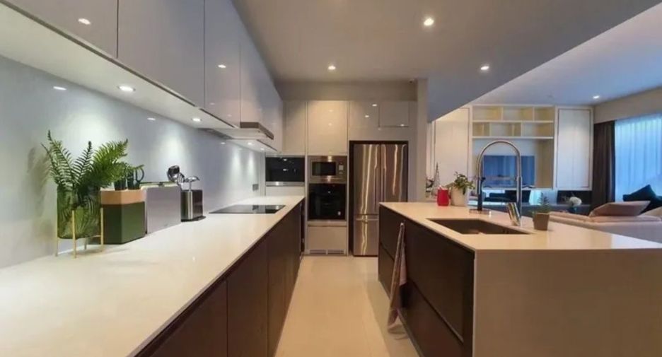 For rent and for sale 3 bedrooms condo in Watthana, Bangkok