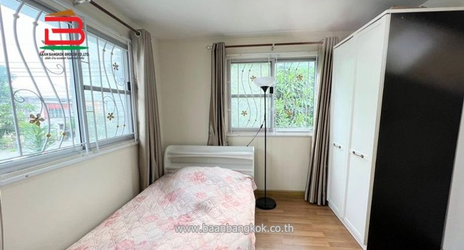 For sale 3 bedrooms townhouse in Prawet, Bangkok