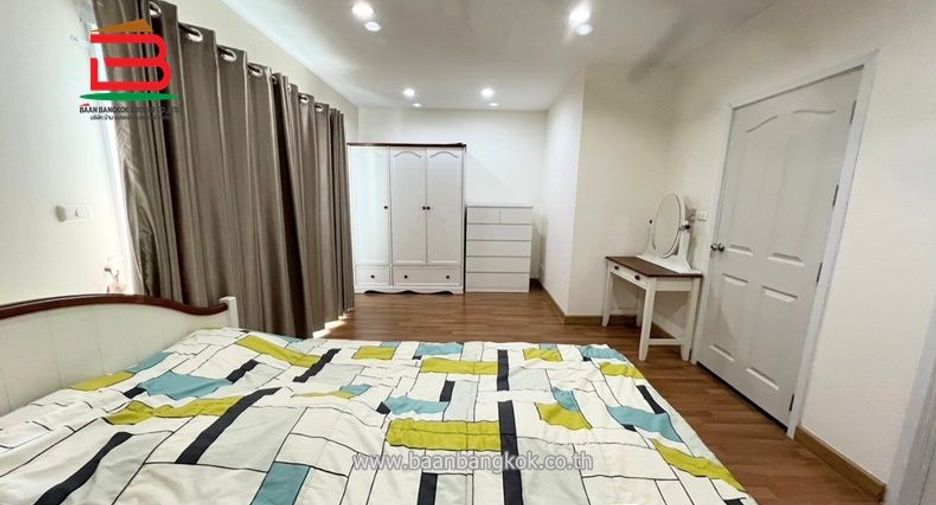 For sale 3 bedrooms townhouse in Prawet, Bangkok