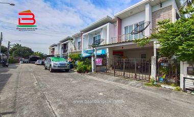 For sale 3 bedrooms townhouse in Prawet, Bangkok
