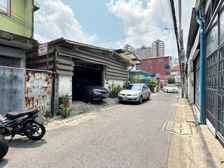 For sale 3 bed warehouse in Yan Nawa, Bangkok