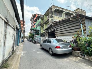 For sale 3 bed warehouse in Yan Nawa, Bangkok