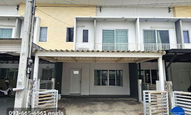 For sale 3 bedrooms townhouse in Sai Mai, Bangkok