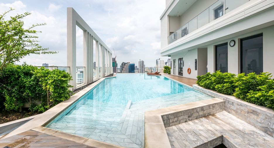 For rent and for sale 2 bedrooms condo in Watthana, Bangkok