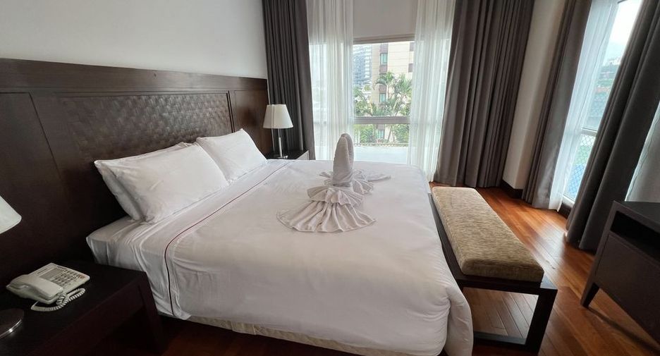 For rent 4 bedrooms apartment in Sathon, Bangkok