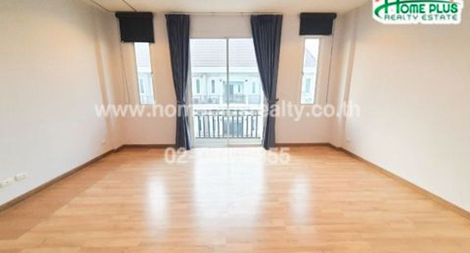 For sale 3 bedrooms townhouse in Bueng Kum, Bangkok