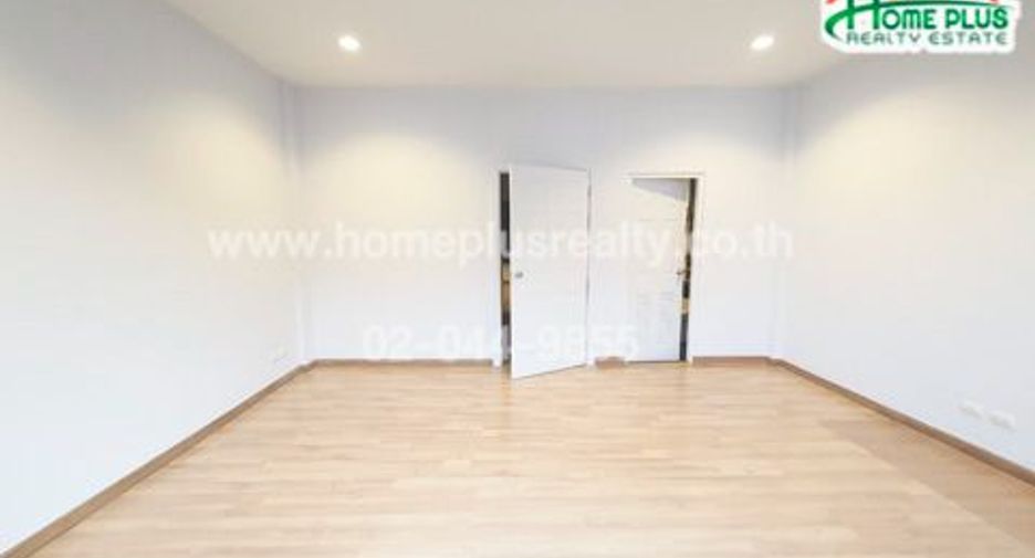 For sale 3 bedrooms townhouse in Bueng Kum, Bangkok