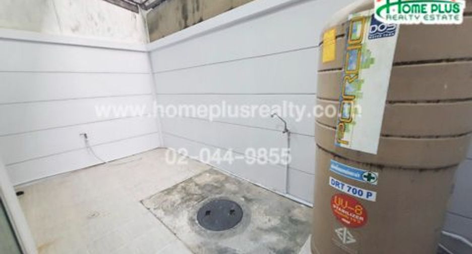 For sale 3 bedrooms townhouse in Bueng Kum, Bangkok