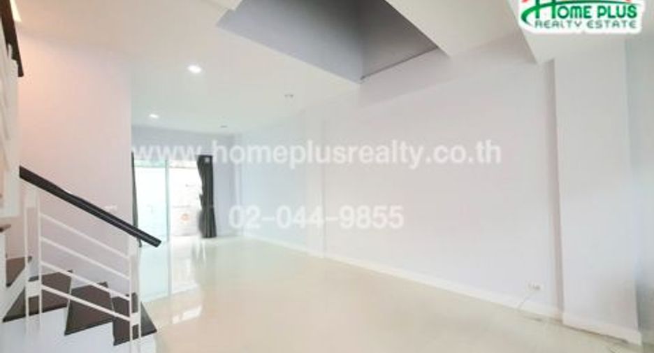 For sale 3 bedrooms townhouse in Bueng Kum, Bangkok