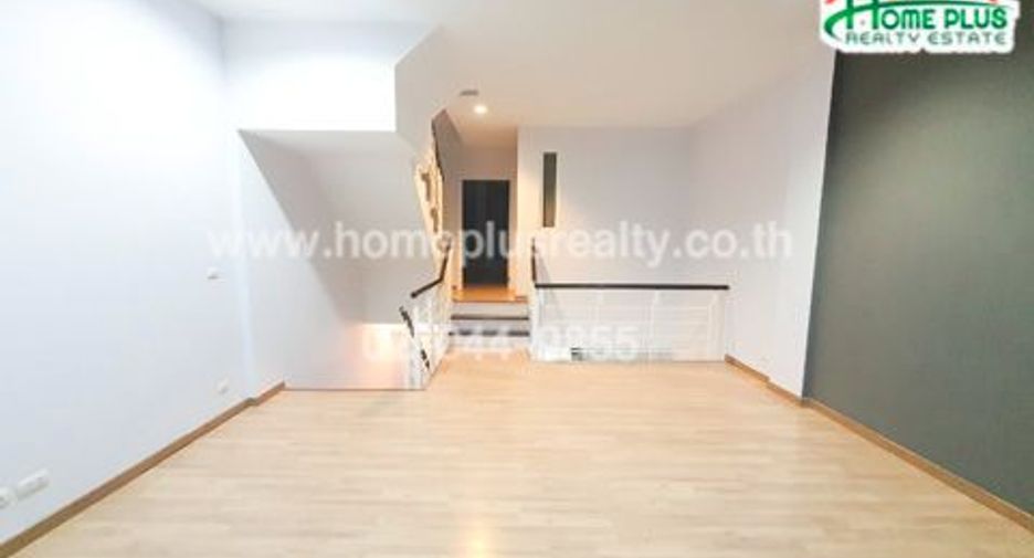 For sale 3 bedrooms townhouse in Bueng Kum, Bangkok