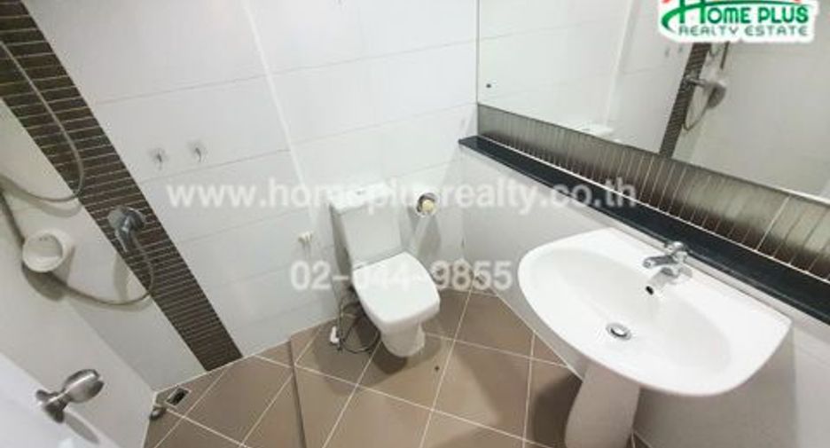 For sale 3 bedrooms townhouse in Bueng Kum, Bangkok