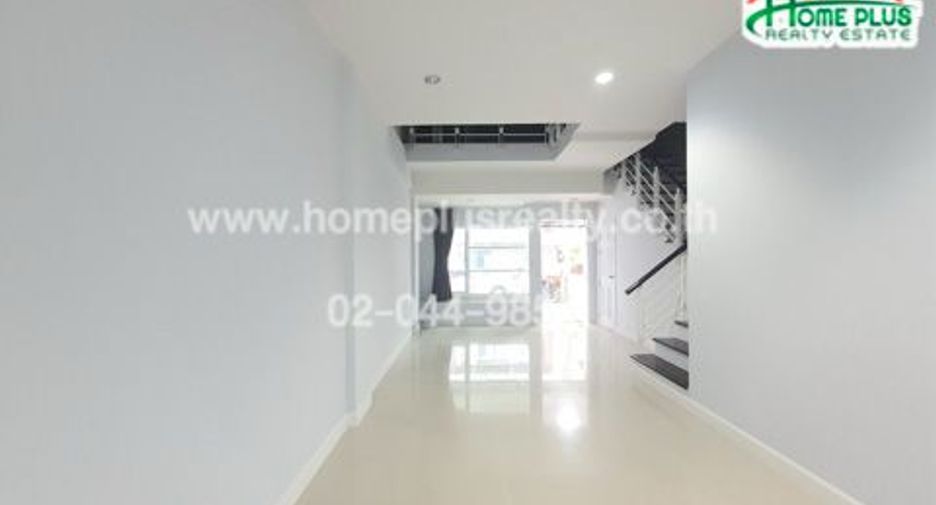 For sale 3 bedrooms townhouse in Bueng Kum, Bangkok