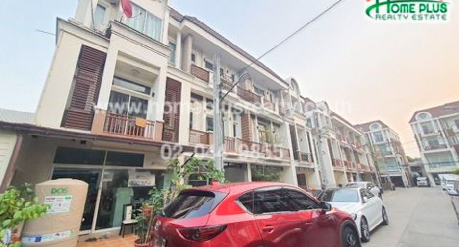 For sale 3 bedrooms townhouse in Bueng Kum, Bangkok