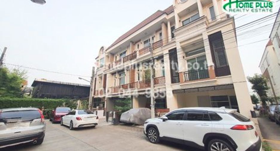 For sale 3 bedrooms townhouse in Bueng Kum, Bangkok