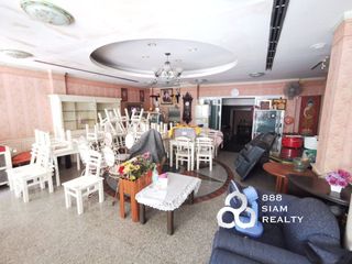 For sale 3 bedrooms townhouse in Bang Phlat, Bangkok