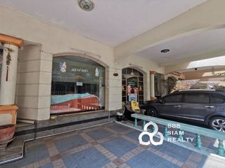 For sale 3 bedrooms townhouse in Bang Phlat, Bangkok