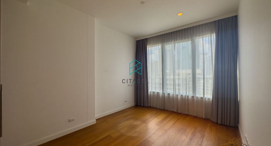 Condo en alquiler y en venta de 3 habitaciones en Pathum Wan, Bangkok