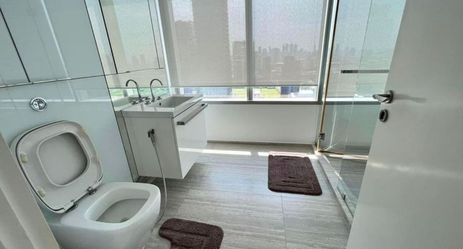 For rent 3 ベッドルーム condo in Pathum Wan, Bangkok