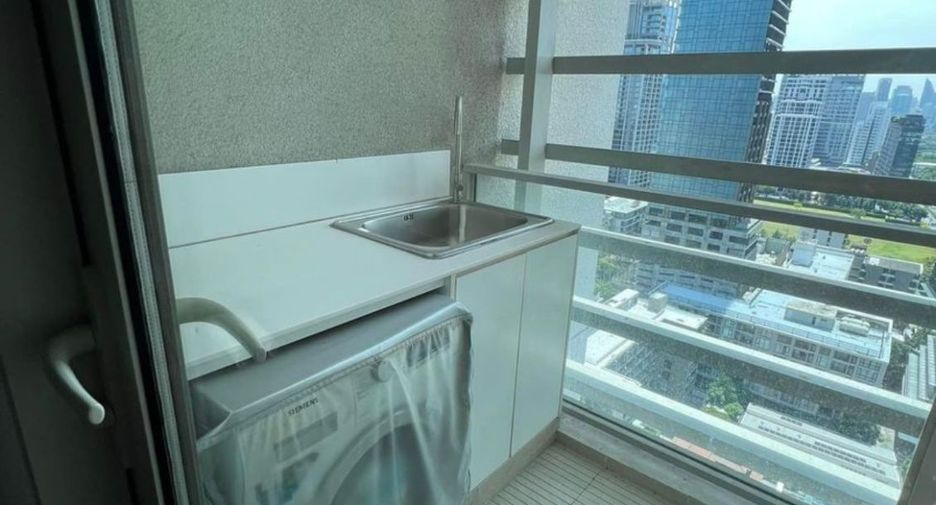 For rent 3 ベッドルーム condo in Pathum Wan, Bangkok