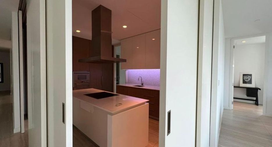 For rent 3 ベッドルーム condo in Pathum Wan, Bangkok