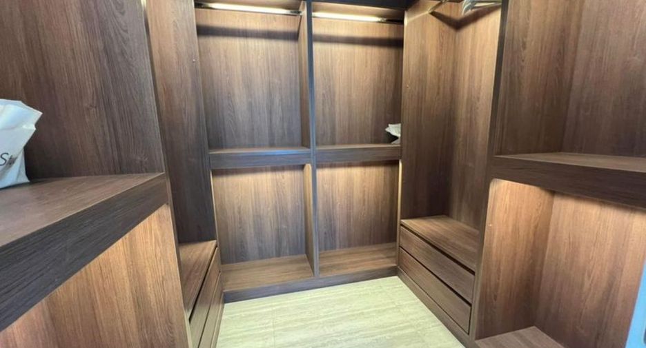 For rent 3 ベッドルーム condo in Pathum Wan, Bangkok