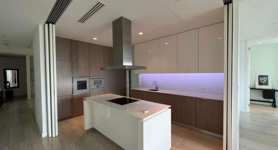 For rent 3 ベッドルーム condo in Pathum Wan, Bangkok