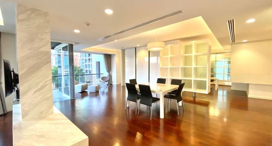 For rent 3 bedrooms condo in Pathum Wan, Bangkok