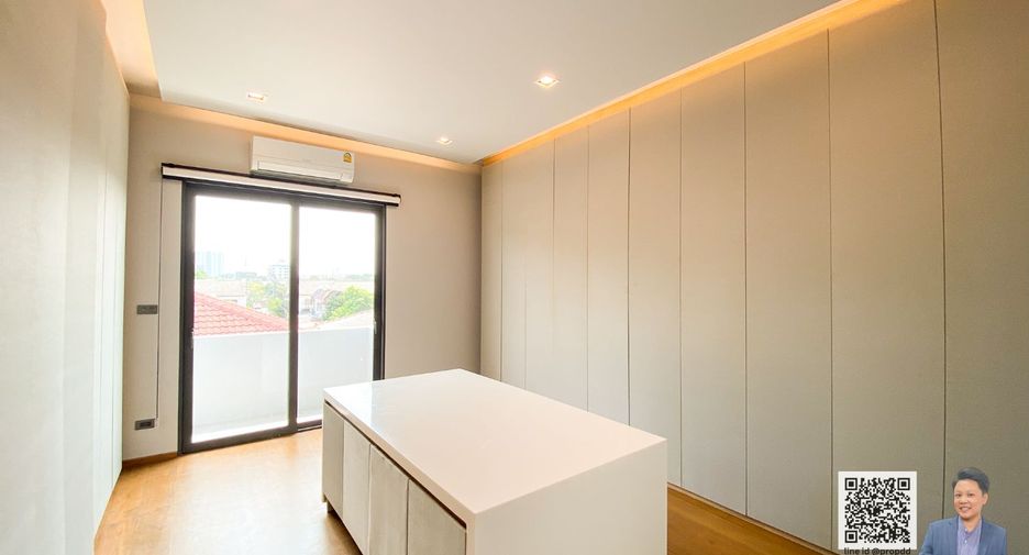 Haus zum Kauf mit 5 Zimmer in Bang Sue, Bangkok