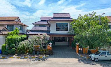 For sale 4 Beds house in Min Buri, Bangkok