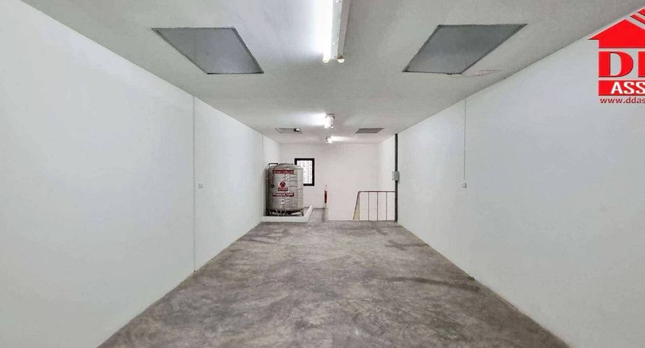 For rent and for sale 4 bed retail Space in Ratchathewi, Bangkok