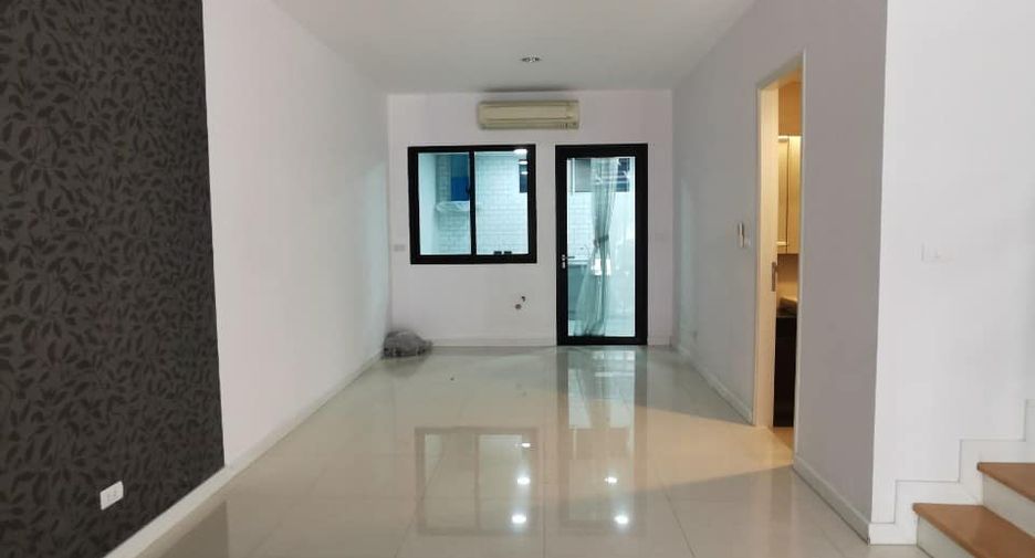 ให้เช่า 4 ห้องนอน ทาวน์เฮ้าส์ ใน บางคอแหลม, กรุงเทพฯ