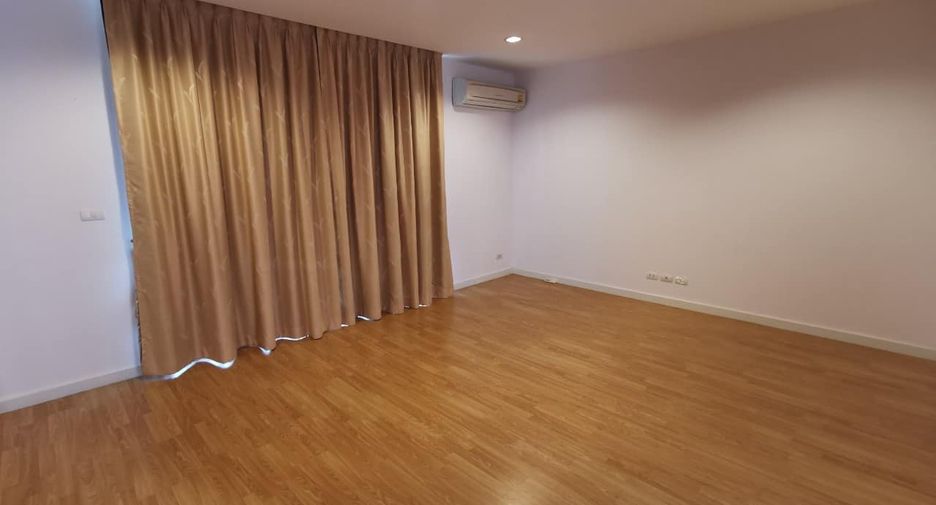 ให้เช่า 4 ห้องนอน ทาวน์เฮ้าส์ ใน บางคอแหลม, กรุงเทพฯ