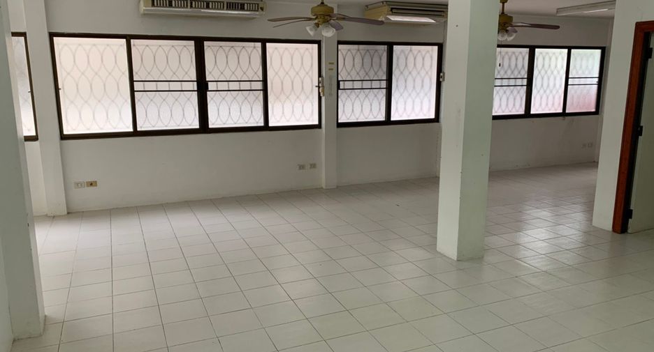 Casa en venta de 7 habitaciones en Bang Lamung, Chonburi