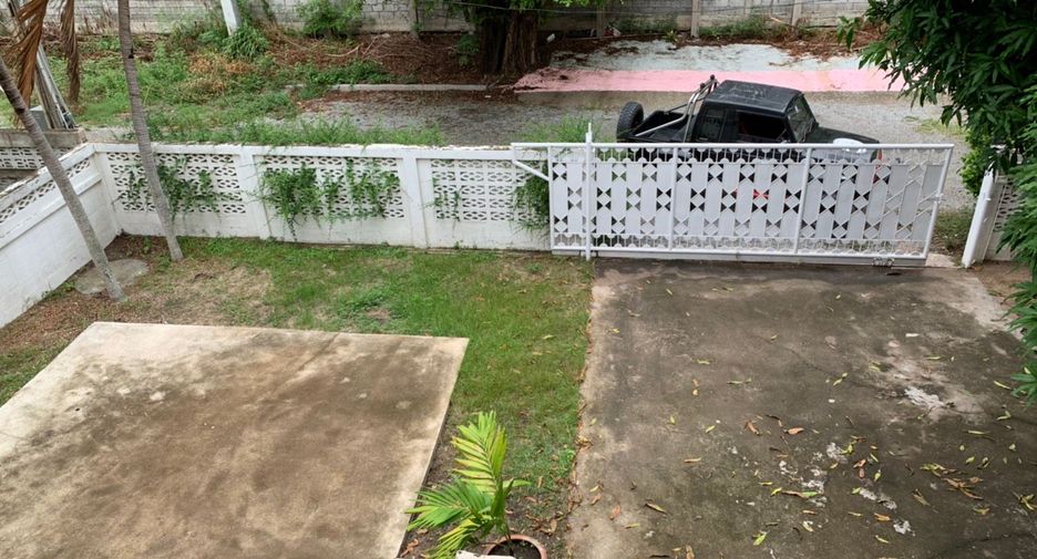 Casa en venta de 7 habitaciones en Bang Lamung, Chonburi