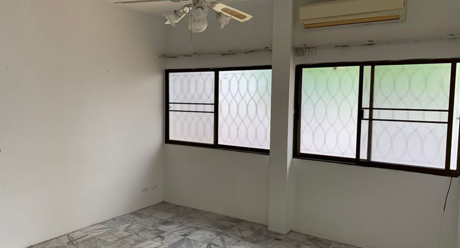 Casa en venta de 7 habitaciones en Bang Lamung, Chonburi