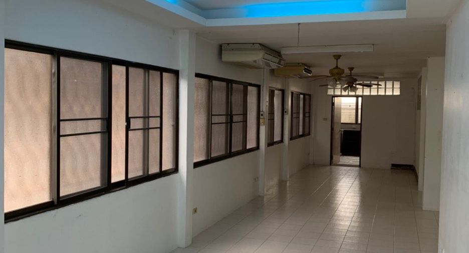 Casa en venta de 7 habitaciones en Bang Lamung, Chonburi