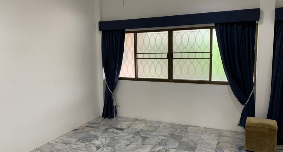 Casa en venta de 7 habitaciones en Bang Lamung, Chonburi