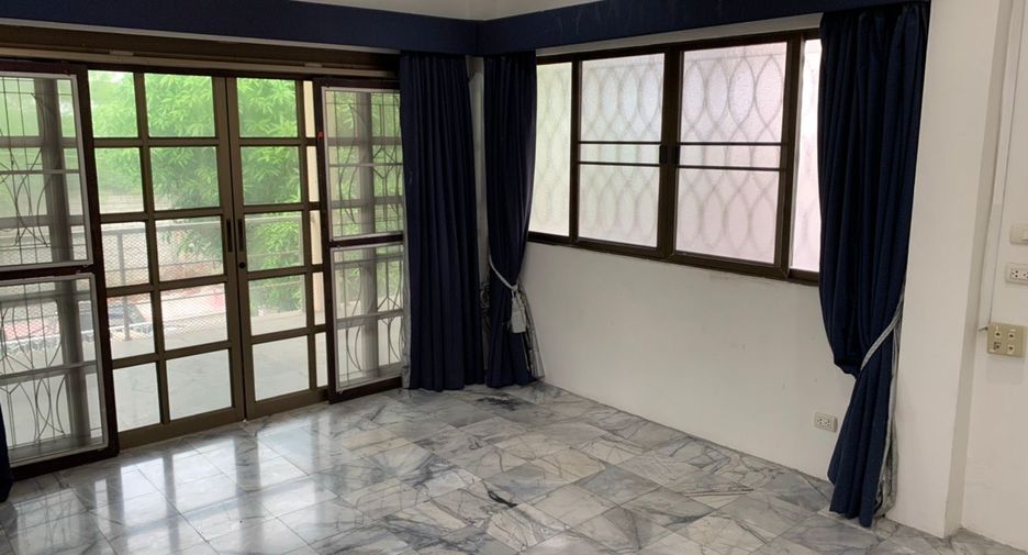 Casa en venta de 7 habitaciones en Bang Lamung, Chonburi