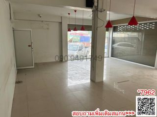 À vendre 4 chambres local commercial à Krathum Baen, Samut Sakhon