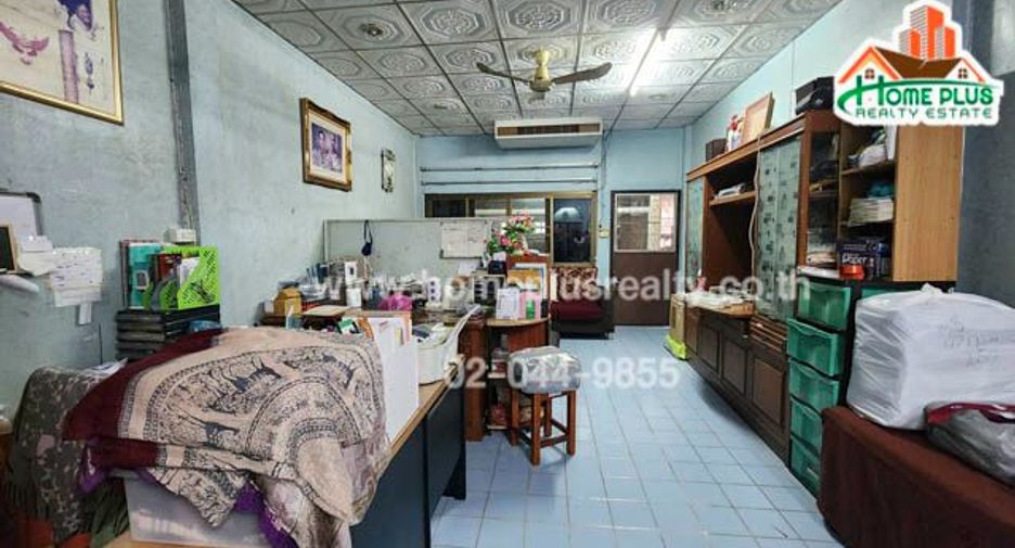 For sale 4 bedrooms retail Space in Bangkok Yai, Bangkok