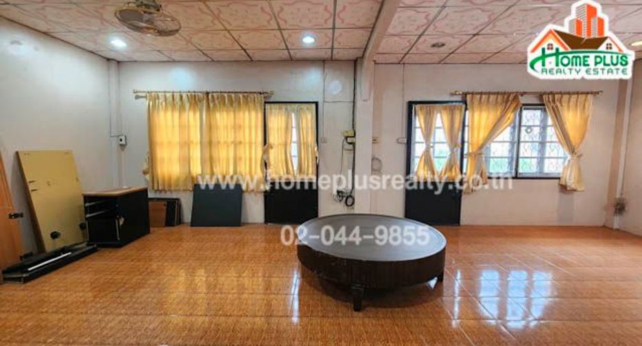 For sale 4 bedrooms retail Space in Bangkok Yai, Bangkok