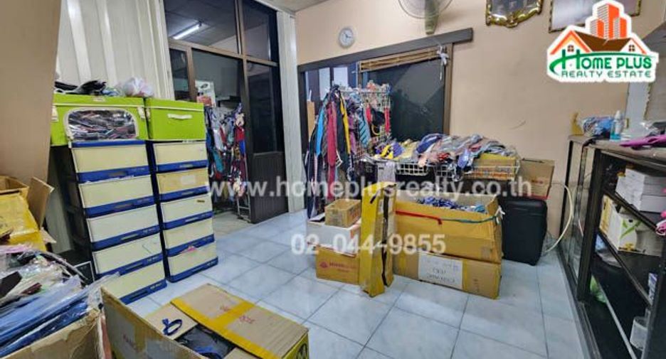 For sale 4 bedrooms retail Space in Bangkok Yai, Bangkok