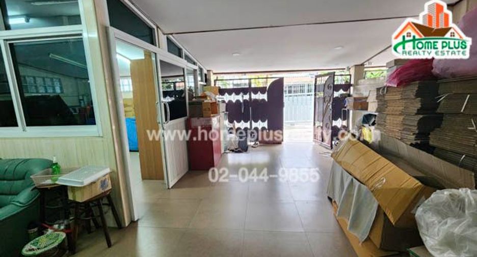 For sale 4 bedrooms retail Space in Bangkok Yai, Bangkok