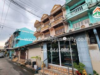 For sale 4 bedrooms retail Space in Bangkok Yai, Bangkok