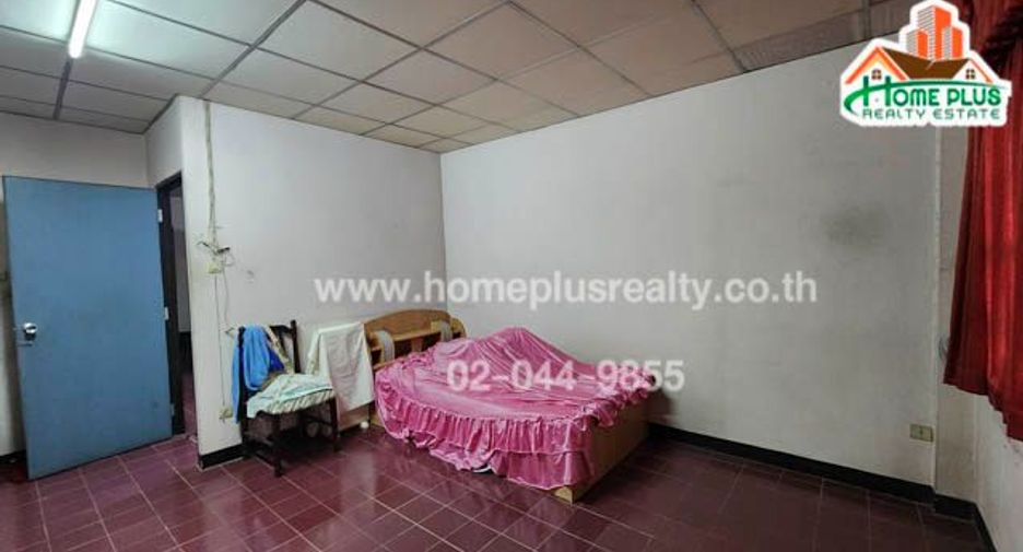 For sale 4 bedrooms retail Space in Bangkok Yai, Bangkok