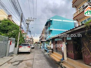 For sale 4 bedrooms retail Space in Bangkok Yai, Bangkok