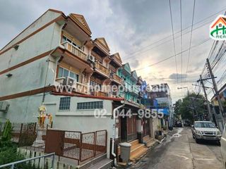 For sale 4 bedrooms retail Space in Bangkok Yai, Bangkok